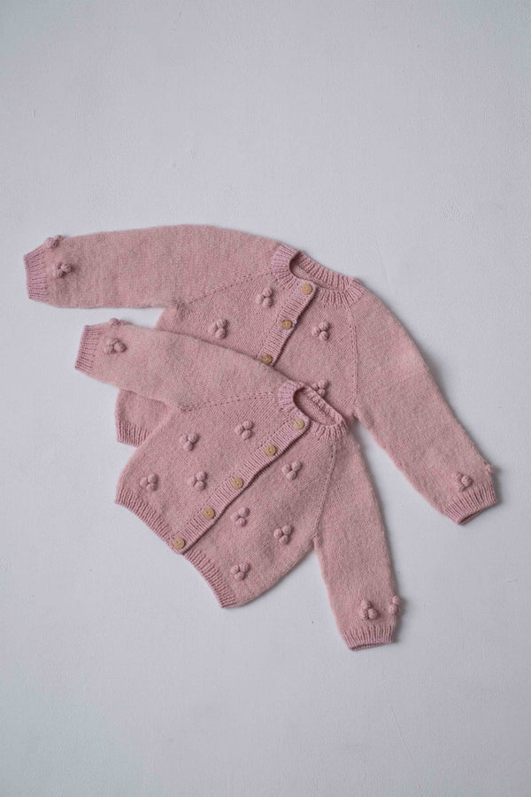 Dwa różowe kardigany dla dzieci Sirka handmade