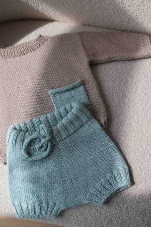 Dziecięce spodenki bloomersy i sweterek z aplaki i jedwabiu Sirka handmade