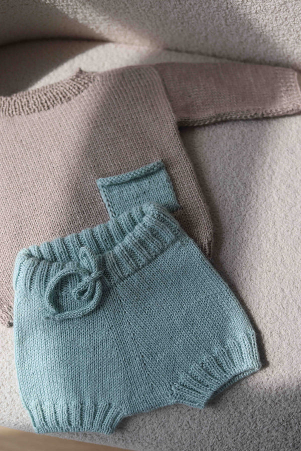 Dziecięce spodenki bloomersy i sweterek z aplaki i jedwabiu Sirka handmade