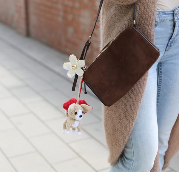 Brelok chihuahua i zawieszka usta Sirka handmade na torebce