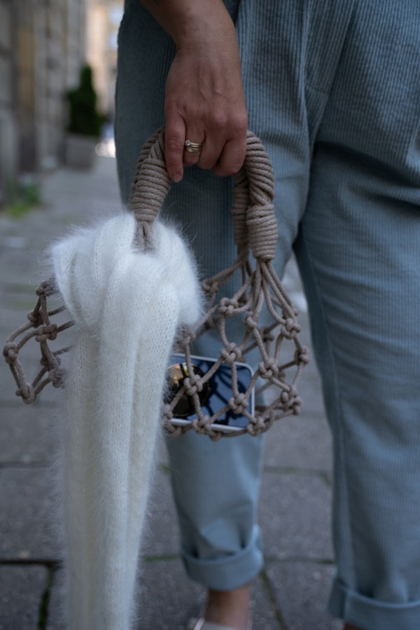 Chusta Jasia zawinięta na torebkę Sirka handmade