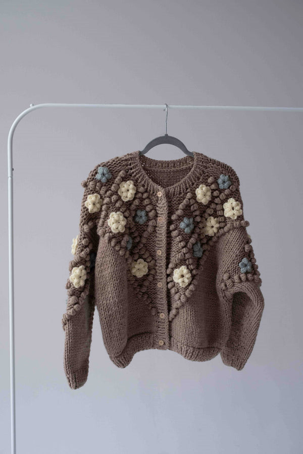 Kardigan Hiacynta Sirka handmade na wieszaku