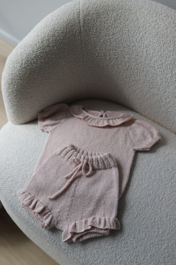 Jedwabny dziecięcy t-shirt i spodenki Sirka handmade w odcieniu pudrowy róż
