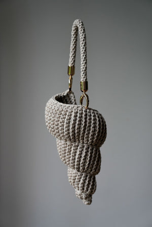 Torebka robiona ręcznie w kształcie muszelki Sirka handmade