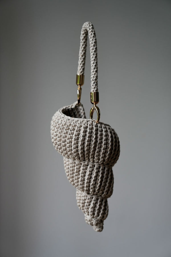 Torebka robiona ręcznie w kształcie muszelki Sirka handmade