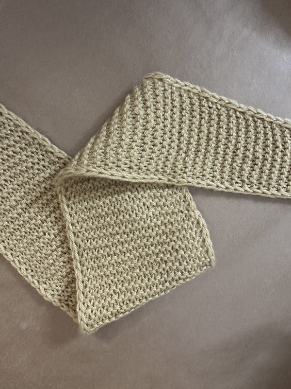 Szaliczek Kinia z aplaki z jedwabiem Sirka handmade