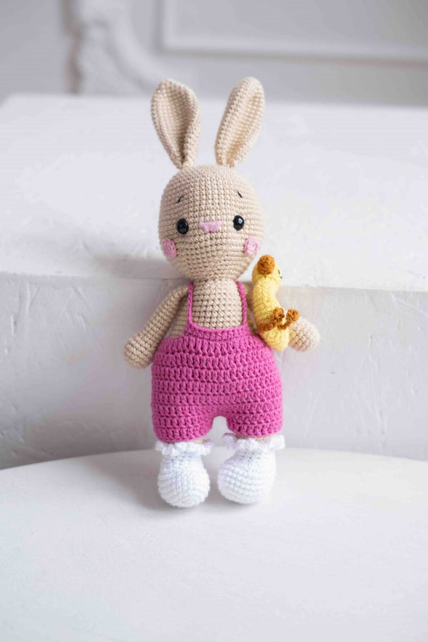 Króliczek Zizi robiony na szydełku Sirka handmade