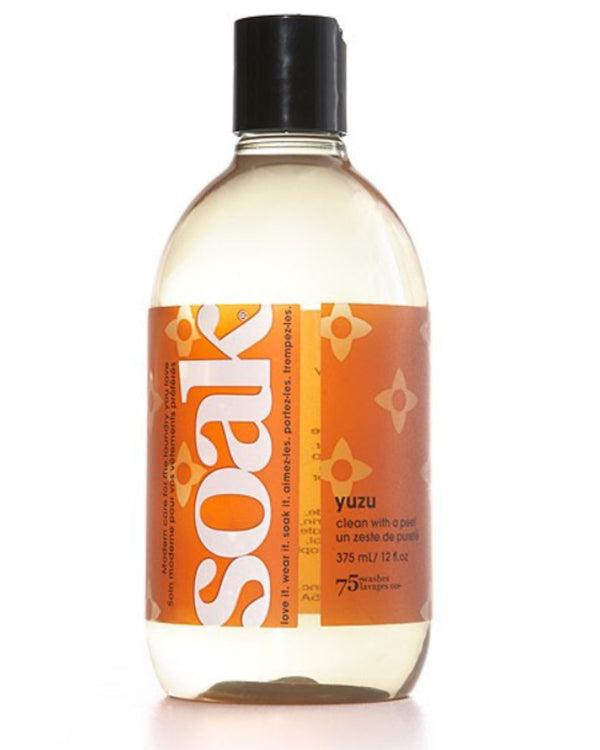 Płyn do prania delikatnych tkanin SOAK w butelce 375 ml o zapachu yuzu