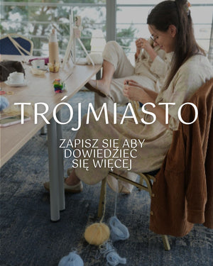 Plakat z zapisami na warsztaty robienia na drutach w Trójmieście